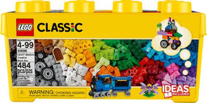 Lets your child build LEGO Medium Creative Brick Box; 484 pieces; suitable for ages 4 to 99