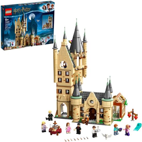 Harry Potter™ enthusiasts will be spellbound by the Hogwarts™ Astronomy Tower. It’s filled to the turrets with iconic locations and authentic details.