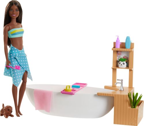 Barbie®  doll  knows  the  way  to  be  one's  best  is  to  give  yourself  the  best  care!  This  spa-themed  playset  celebrates  one  of  her  favorite  ways  to  recharge.