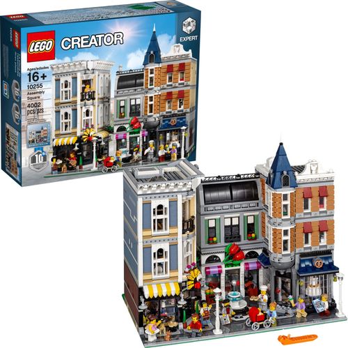 Enter the magical world of the Assembly Square, with its elaborate facade and host of shops and amenities featuring unsurpassed details and surprises. Includes 8 minifigures and a baby figure.